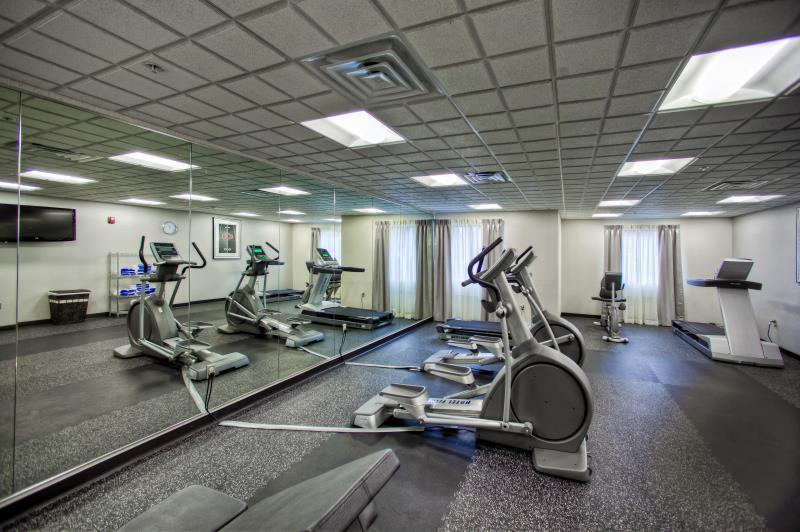 Holiday Inn Express & Suites Cleveland/Westlake By Ihg Eksteriør bilde