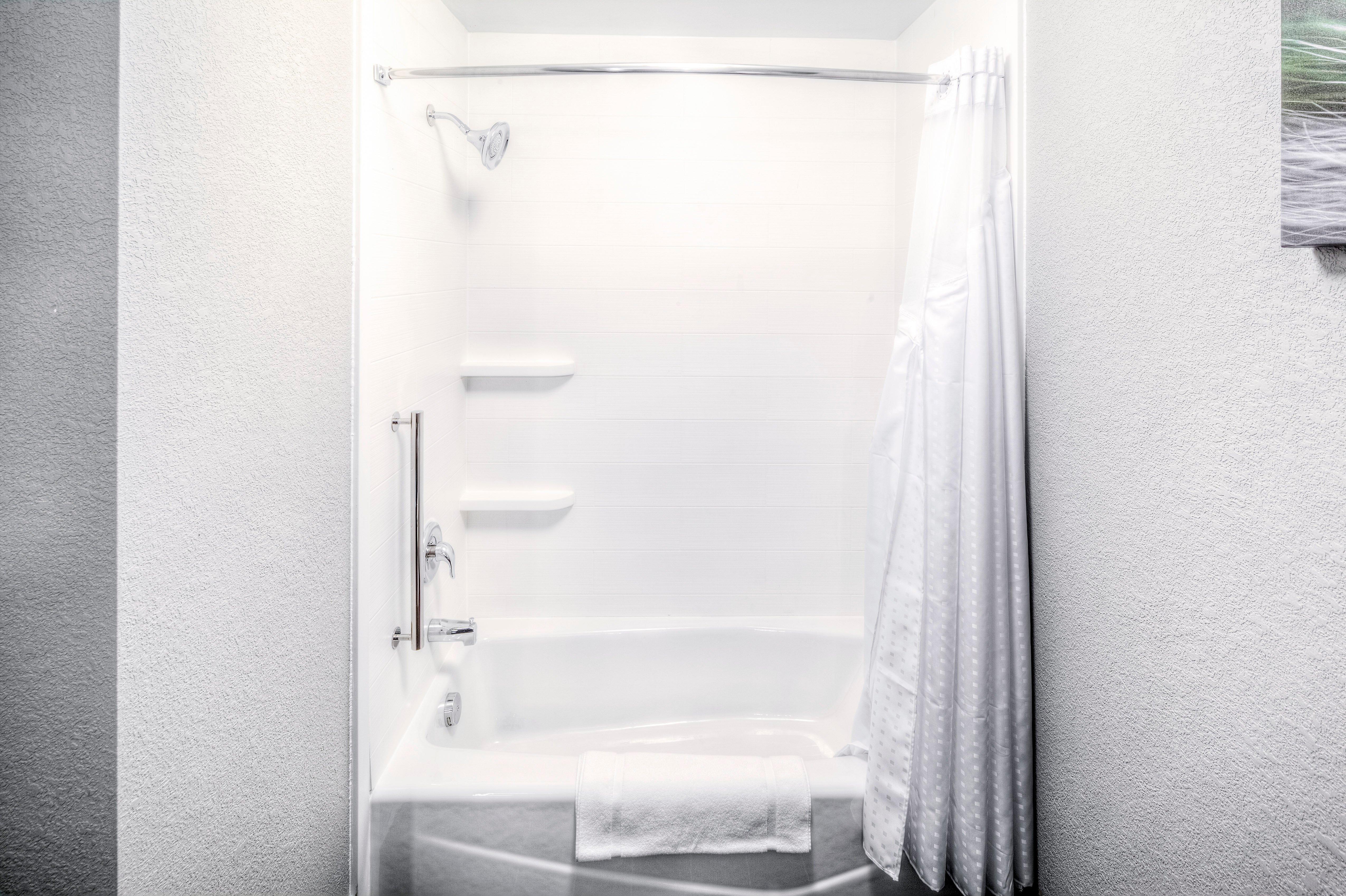 Holiday Inn Express & Suites Cleveland/Westlake By Ihg Eksteriør bilde